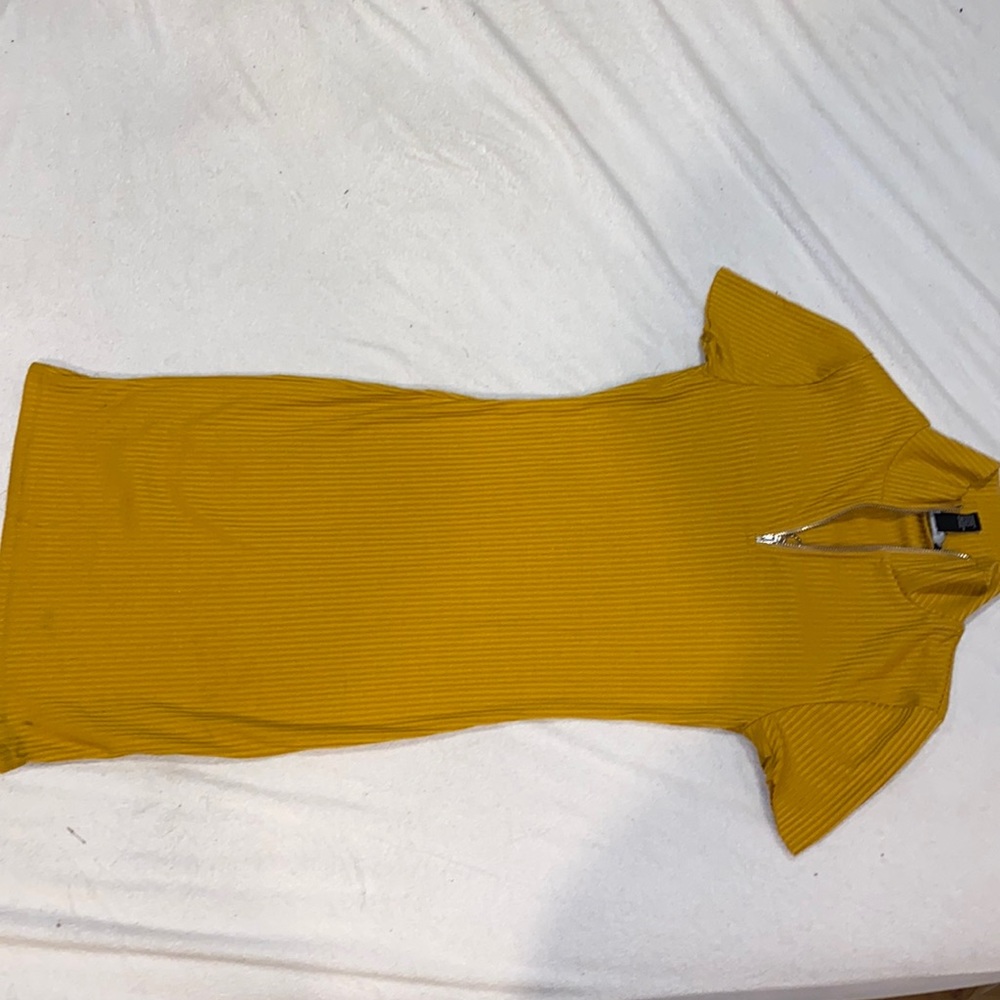 Super cute mini dress!